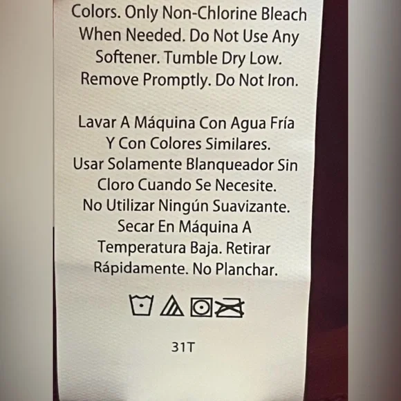 Avia Maroon Leggings with pockets.
Stretchy Design. NWT. Women’s size XXL - Picture 7 of 7